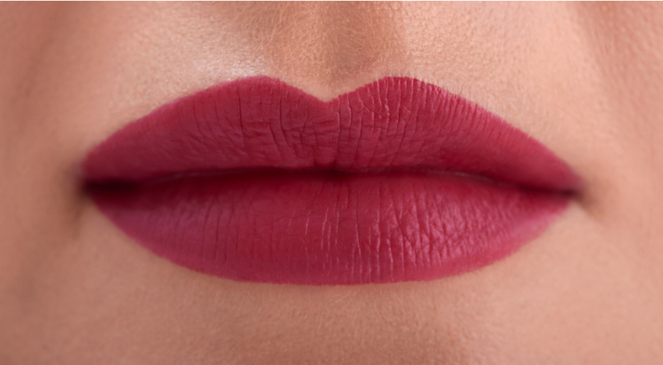 The Kiss Lips Liquid Lipstick 05 Raspberry Red